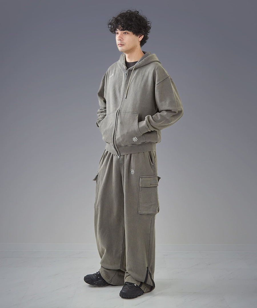 Silent Fade Sweat Pants — Studded Wide Parachute / GRAND YELLS / 304326