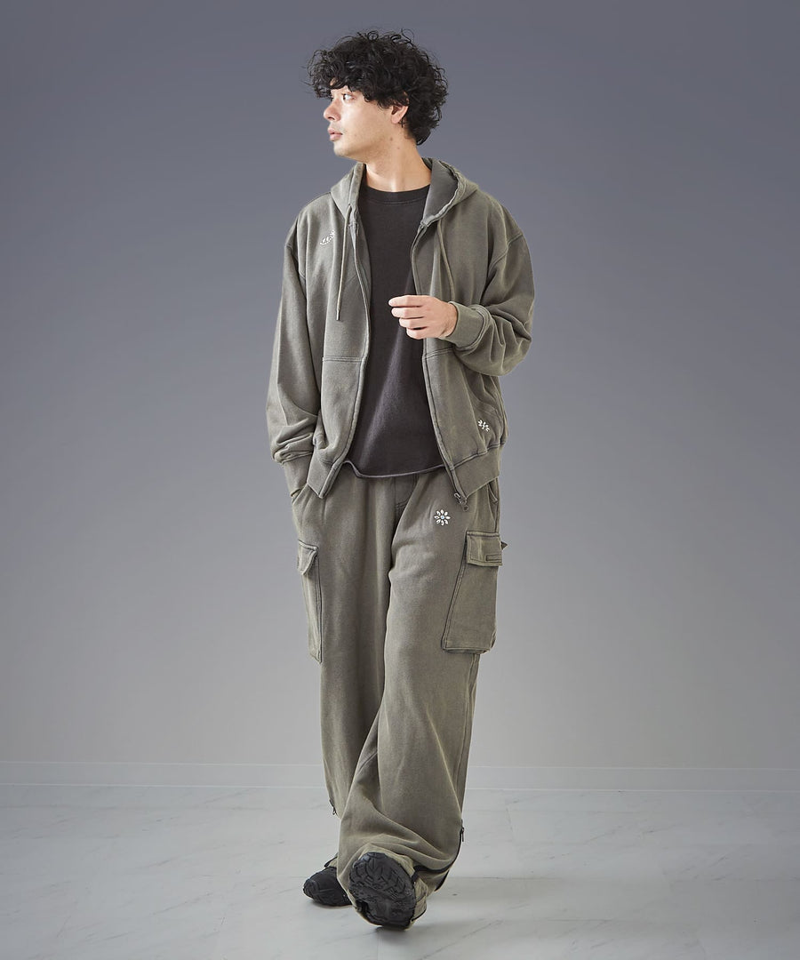 Silent Fade Sweat Pants — Studded Wide Parachute / GRAND YELLS / 304326
