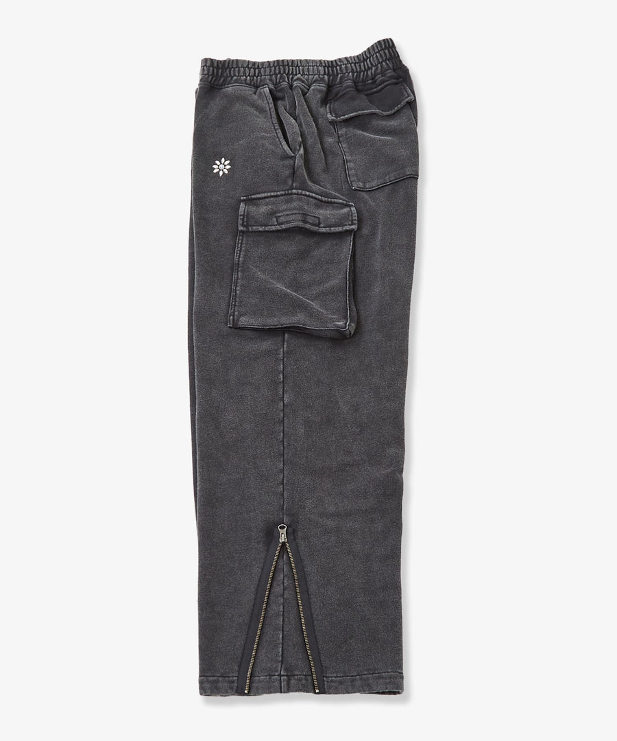 Silent Fade Sweat Pants — Studded Wide Parachute / GRAND YELLS / 304326